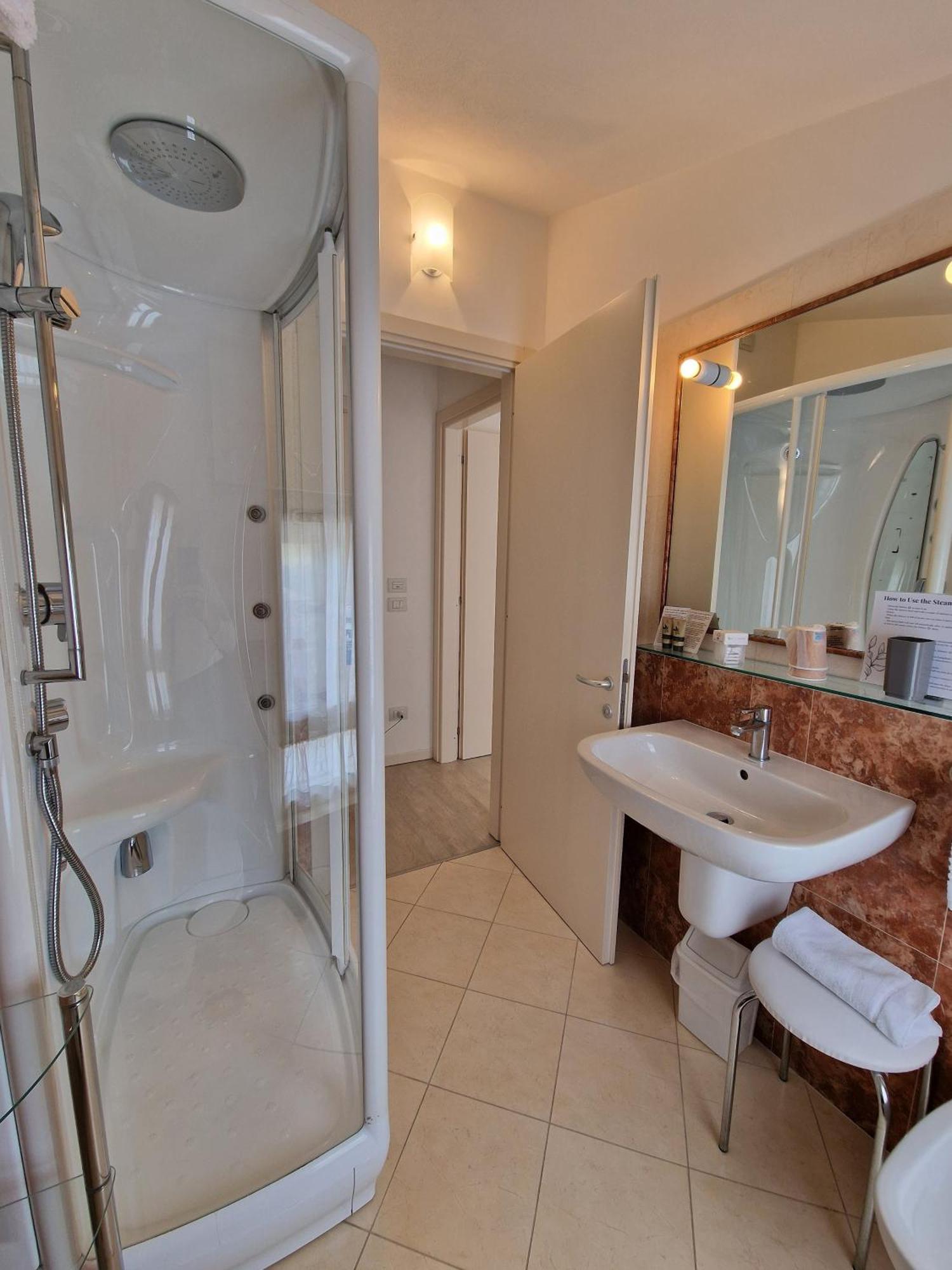 Hotel Villa Anthea Garda  Ngoại thất bức ảnh