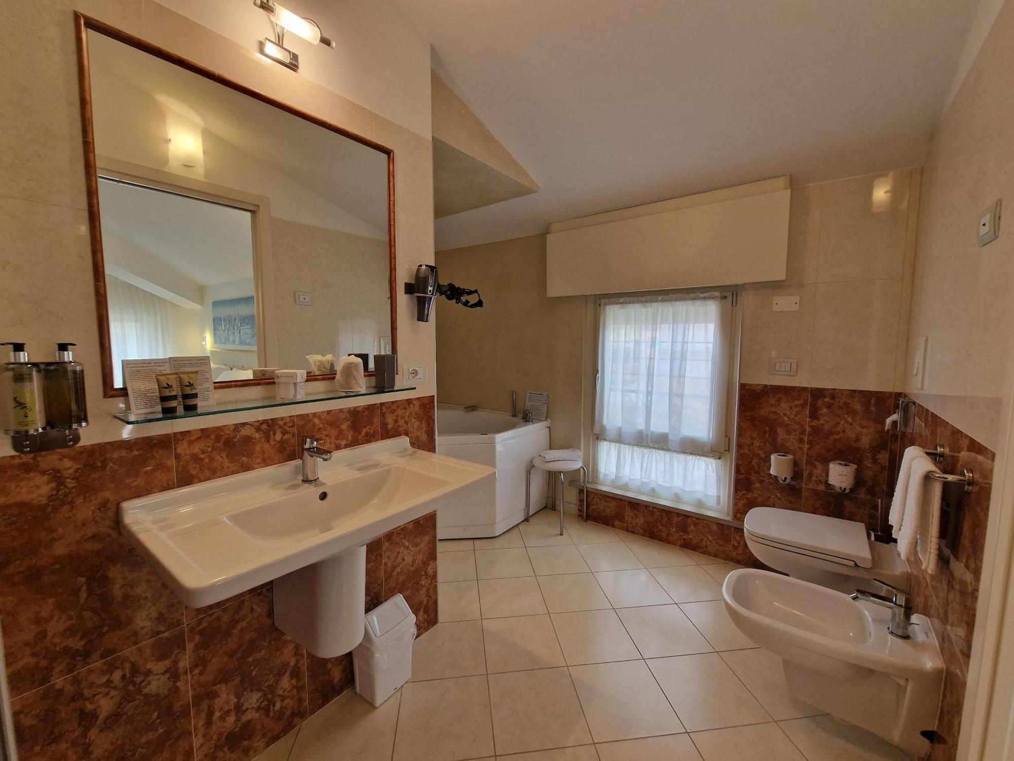 Hotel Villa Anthea Garda  Ngoại thất bức ảnh